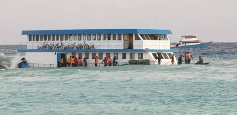 މަނަދޫ ކަނޑިންމަ މައްޗަށް ބޯޓެއް އުރިއްޖެ