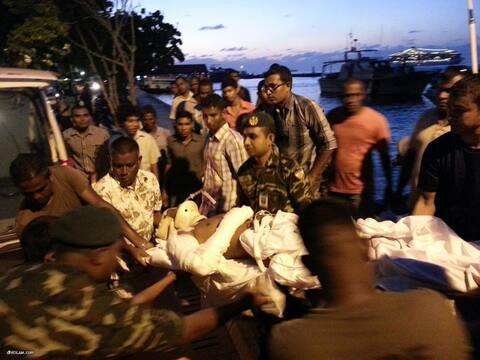 މަހަށްގޮސް އުޅުނު ދޯންޔެއްގެ ބުރަފަތީގައިޖެހި ޒުވާނަކު ވަރަށް ބޮޑަށް ޒަހަމްވެއްޖެ