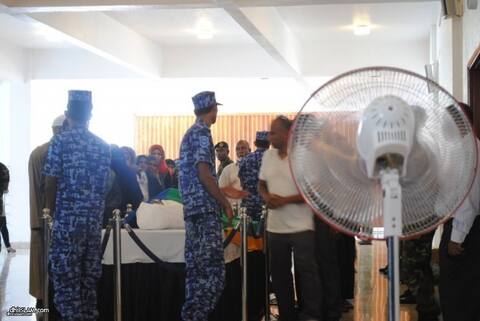 ފޮޓޯއިން: ރައްޔިތުންގެ މަޖިލީހުގެ މެމްބަރު އަދި ދީނީ އިލްމްވެރިޔާ ޑރ. އަފްރާޝީމް އަލީގެ މޫނު ދެއްކުން