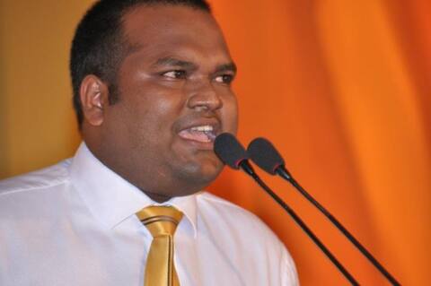 މޮނިއުމެންޓްތައް ނަގަންޏާ ޕީޕީއެމްގެ ކުރީސަފު އެއްކޮށް މި ރާއްޖޭން ނަގާ އުކާލަންޖެހޭ- އަލީ ވަހީދު