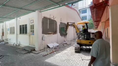 އަރަބިއްޔާ ސްކޫލުގެ އައު އިމާރާތުގެ މަސައްކަތް ފެށުމަށް ބާ ޖަމާލުއްދީންގެ އިމާރާތް ތަޅާލަން ފަށައިފި