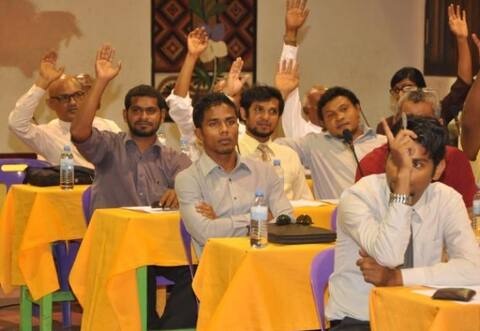 އިސްލާމްދީން ޙިމާޔަތްކުރުމަށް ގޮވާލާ ބޮޑު މުޒާހަރާ އާ ދެކޮޅަށް ނުކުންނަން އެމްޑީޕީގެ ނާއިބް ރައީސް އަލްހާން ނުރުހިއްޖެ!
