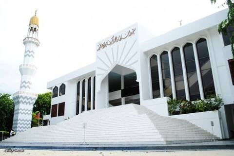 މަޝްވަރާގެ އުޞޫލު ކުރިއަށް ނެރި، ދެކޮޅުވެރިކަން ނައްތާލުމަށް ޚުތުބާ ގޮވާލައިފި