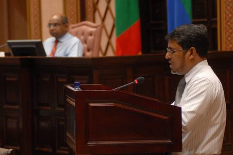 ޑރ. އަފްރާޝީމް ހުށަހެޅުއްވި ޤަރާރާ ގުޅިގެން ޤުރުއާން މަޖުބޫރު މާއްދާއަކަށް ހަދަން ފާސްކޮށްފި