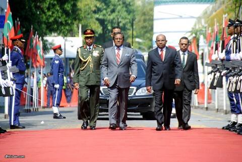 ފޮޓޯއިން: 2013 ވަނަ އަހަރުގެ މަޖިލިސް ހުޅުވުމާއި ރައީސްގެ ރިޔާސީ ބަޔާން އިއްވުން