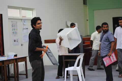 10،000 މީހުން ރީ ރަޖިސްޓްރޭޝަނަށް ފޯމު ހުށަހެޅި - އިލެކްޝަން ކޮމިޝަން