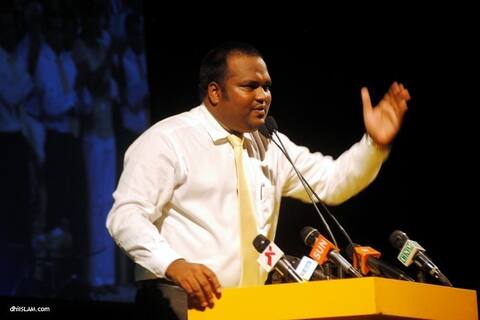 ނަޝީދާއި ދެކޮޅަށް މުޒާހަރާކުރާ މީހުންނާއި ކުރިމަތިލާނެ ކަމަށް އަލީ ވަހީދު ވިދާޅުވެއްޖެ