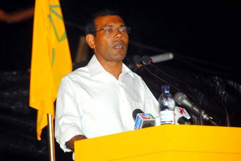 ނަޝީދު ވެރިކަމުގައި ޔަހޫދީންގެ ހަޟާރަތުތައް ސްކޫލްތަކުގައި ކިޔަވައިދިނުމަށް އެއްބަސްވުން ހެދި: އާޒިމާ