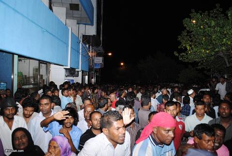 އެމްއެމްއޭ ސަރަހައްދާއި ޗާންދަނީ މައިދާނާއި މަގުތަކުގައި މިރޭވެސް މުޒާހަރާކޮށްފި، ބައެއް މީހުން ހައްޔަރުކޮށްފި