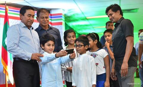 ރައީސްގެ ދެކަނބަލުން ޢީދު ސަލާމްކުރެއްވުން ރަސްރަނި ބަގީޗާގައި