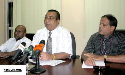 ކޯޓުގެ ހުރުމަތް ކެނޑި މައްސަލާގައި އިލެކްޝަންސް ކޮމިޝަނުގެ މެންބަރުން ސުޕްރީމް ކޯޓަށް ހާޒިރު ކުރަނީ