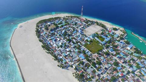 އޭދަފުށީގެ 8 ފަގީރުންނަށް ޒަކާތުގެ ގޮތުގައި މީހަކަށް 7,307 ރުފިޔާ