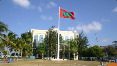 އުސްމިނާއި، ދިގުމިން އެއްވަރު ދިދަ ދަނޑި...