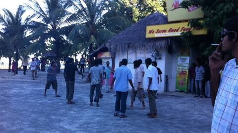 ދީނީ މިނިވަންކަމާއި އެއް ޖިންސުން ގުޅުން ހިންގުމުގެ މިނިވަންކަން ރާއްޖޭގައި އޮންނަންޖެހޭނެބާ؟