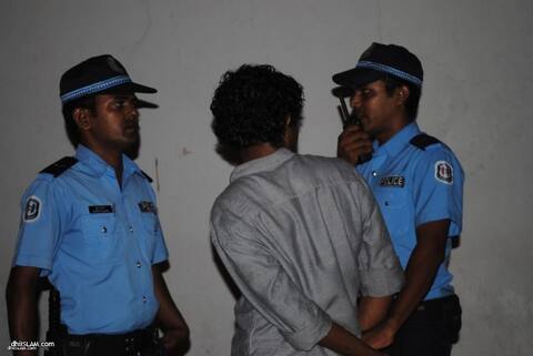 އިސްލާމީ މަރުކަޒުގައި ބެހެއްޓިފައިވާ ޚައިރާތު ފޮށްޓަކުން ވައްކަން ކުރަން އުޅުމުން 2 މީހަކު ހައްޔަރު ކޮށްފައިވޭ - ފުލުހުން