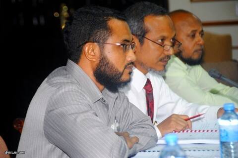 ތާރީހީ ދުވަހެއް: ޝެއިޚް އިލްޔާސް މަޖިލީހަށް ހާޒިރުކުރުން (1 ވަނަ ބައި)