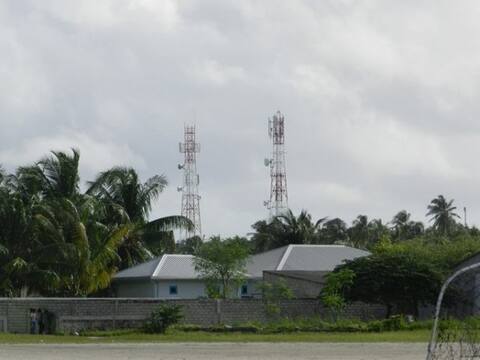 ކުޑަކުދިންތަކަކާއެކު އެއްޖިންސުން ގުޅުންހިންގިކަމަށް ތުހުމަތުކުރެވޭ މީހަކު ހައްޔަރު ކޮށްފި