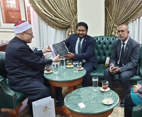 އަރަބިއްޔާގެ މުދައްރިސުންގެ މައްސަލަ ހައްލުކުރެއްވުމަށް މިނިސްޓަރުންގެ ވަފުދެއް މިޞްރަށް ވަޑައިގެންފި