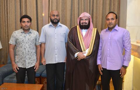 ދިވެހި ރާއްޖޭގެ ނައިބު ރައީސް މައްކާގެ ޙަރަމްފުޅުގެ އިމާމާ ބައްދަލު ކުރައްވައިފި
