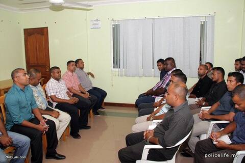 އަޑުގަދަ ސައިލެންސަރުހުރި ސައިކަލު ގެންގުޅޭ ފަރާތްތަކާއި ފުލުހުން ބައްދަލު ކޮށްފި