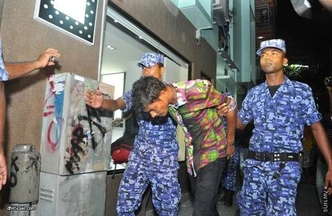 ކޮޓަރިއެއްގައި ހަށިވިއްކަމުން ދިޔަބަޔަކު ހައްޔަރުކޮއްފި.