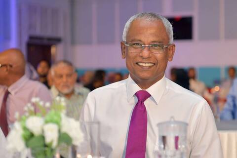 އޭޕްރީލް 6 ގައި ރާއްޖޭގެ ދުސްތޫރީ ނިޒާމް އަލުން ބައްޓަންކުރާނެގޮތް ރައްޔިތުން ނިންމާނެ: ރައީސް