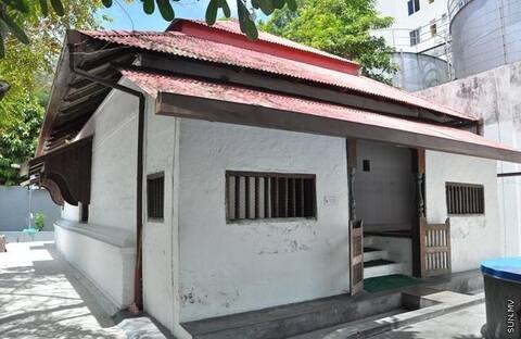 ލޮކްޑައުން ތެރޭގައި މާލޭގެ މިސްކިތްތަކުން ފަންކާ ވަގަށް ނަގަނީ
