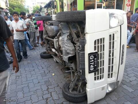 ކުރީގެ ރައީސް ނަޝީދު ހައްޔަރު ކުރުމުން މާލެތެރެ ހަމަނުޖެހުމަކަށް