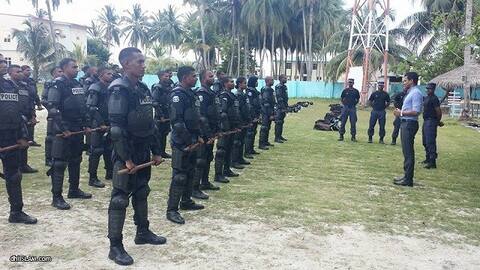 ޕަބްލިކް އޯޑަރ ޓްރެއިނިންގ ކޯހުގެ ބައިވެރިންނާ ހޯމް މިނިސްޓަރު ބައްދަލު ކުރައްވައިފި