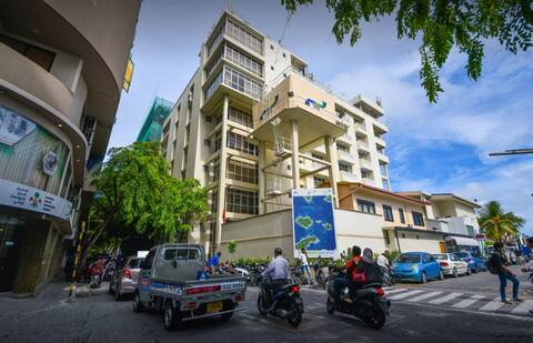ނަމާދުގެ އަޅުކަމަށާއި ނަމާދު ކުރަން ހުރި މުވައްޡަފަށް ހަޖޫޖެހި މީހާގެ މައްސަލަ ބަލަން ފަށައިފި