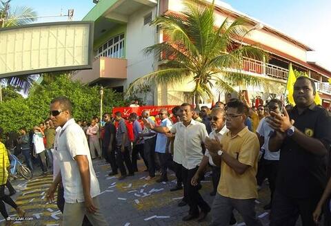 ޖަލުފަޅާލައި ބޮޑެތި ކުއްވެރިން ތަކެއް ފިލުމާއި ގުޅިގެން އެމްޑީޕީން ސަރުކާރަށް ބަހުގެ ޙަމަލާ ތަކެއް ދީފި