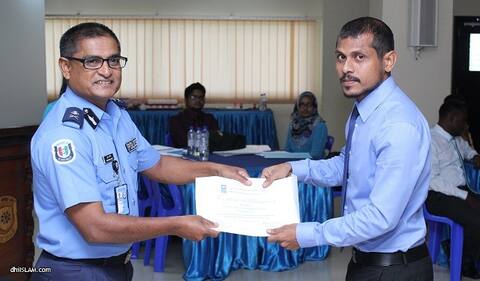 ފުލުހުން ޤާނޫނުލް އުގޫބާތަށް އަހުލުވެރި ކޮށްފި