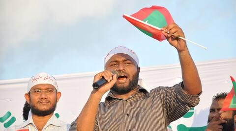 ސަރުކާރުން ބޭނުންވާ ގޮތަށް ހުކުރު ހުތުބާ ހެދުމަށް ނާޒިމް ޕްރެސަރ ކުރި: ޝަހީމް