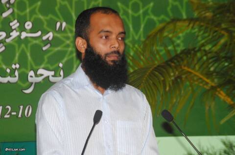 ޤުރުއާނުގެ އަޑު ކަނޑުވާލަން އަންގާފައި ނުވާނެކަމަށް ބުނެ ދައްކާވާހަކައަކީ ދޮގެއް: ޝައިޚް އަނީލް