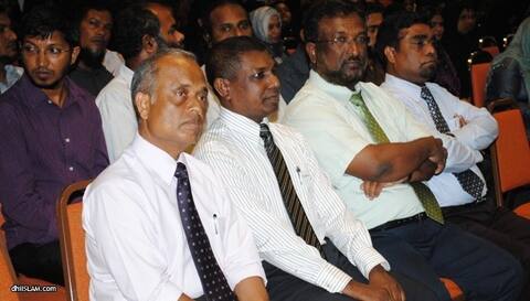 ޤުރުއާނާއި ބެހޭ މަރުކަޒުން ހަތަރު ކޯހެއް ނިންމި 300 ވުރެ ގިނަ ދަރިވަރުންނަށް ކޯސް ނިންމި ކަމުގެ ލިޔުން ހަވާލުކޮށްފި