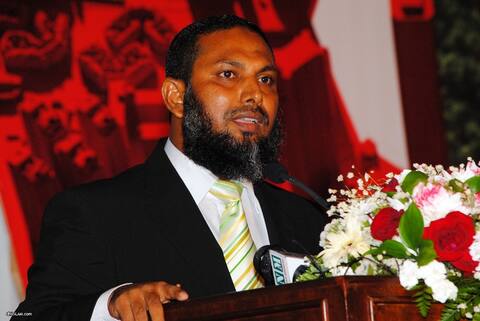 ޗާޓުން ބޭރުވެ، ދީނާ ހިލާފު ކަންކަން ކުރާނަމަ ކޯލިޝަނުން ބޭރުވާނަން: ޝައިޚް އިމްރާން