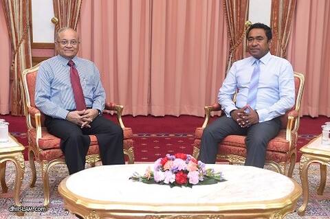 ރައީސް މައުމޫން ރައީސް ޔާމީނާ ބައްދަލު ކުރައްވައިފި
