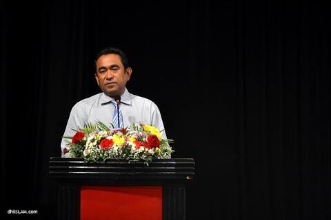މިނިވަންދުވަހުގެ މުނާސަބަތުގައި، ސިލޯނުގެ ވެރިންނަށް ރައީސުލްޖުމްހޫރިއްޔާ ތަހުނިޔާ ފޮނުއްވައިފި