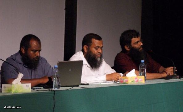 ޢިލްމުވެރިންގެ ވާޖިބަށް ހުރަސް ނާޅާށެވެ!