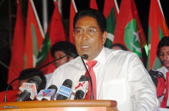 އެމީހުން ރާއްޖޭގައި އިސްލާމްދީން ނޫން އެހެންދީނެއް އަށަގަންނުވަން މަސައްކަތް ކުރަނީ ކަމަށްވެދާނެ: ގާސިމް