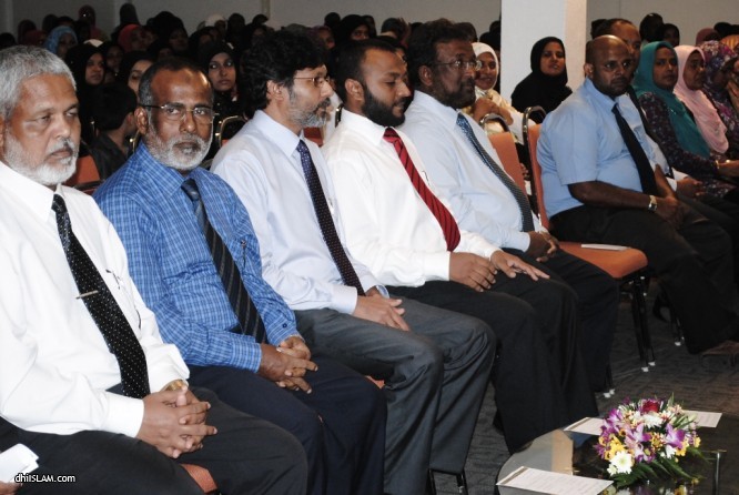 ފޮޓޯއިން : ޤުރުއާން މުބާރާތް ހުޅުވުމާއި “ރިޔާޟުއްޞާލިހީން”ގެ ދިވެހި ތަރުޖަމާ ނެރުން