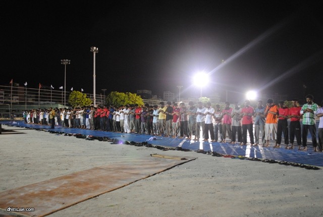 މާފަންނު ސްޓޭޑިއަމްގައި ފަތިސް ނަމާދު ކޮށްފި