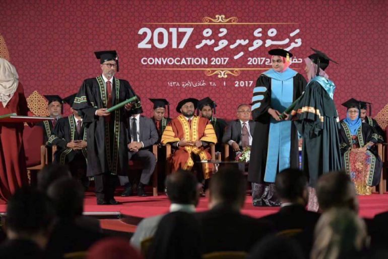 އިސްލާމިކް ޔުނިވަރސިޓީގެ ދަސްވެނިވުން ބާއްވައިފި