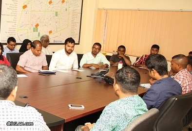 މުޒާހަރާތައް ކަވަރުކުރާ މީޑިއާތަކަށް ލިބޭ ގެއްލުން ކުޑަކުރުމަށް ފުލުހުންނާ މަޝްވަރާ ކޮށްފި