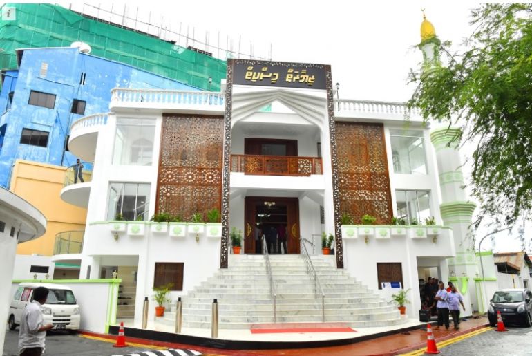 ޒިޔާރަތް މިސްކިތަށް ވެއްޓުނުމީހާ ނިޔާވެއްޖެ