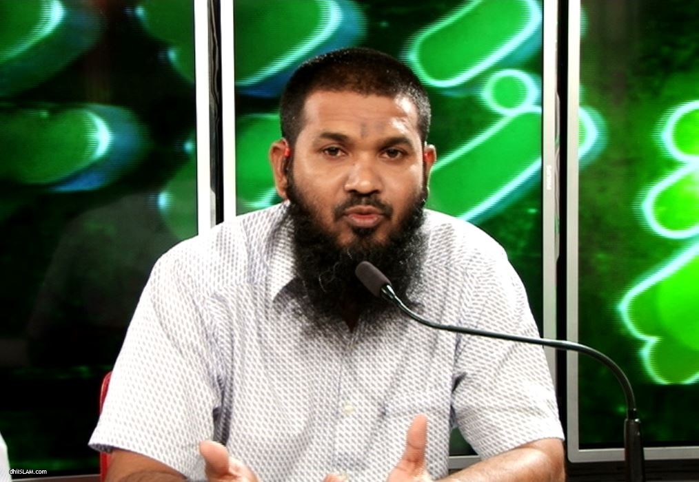 އެންމެ ވަރުގަދަ ހަތިޔާރަކީ ފަރުޟު ފަސް ނަމާދު: ޝައިޚް ސަމީރު