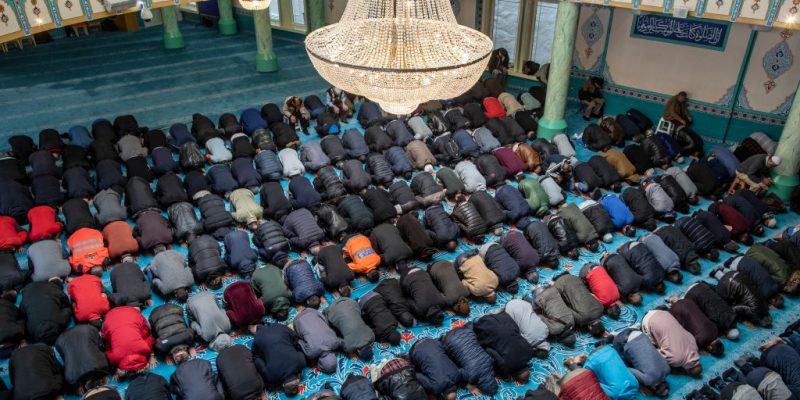 Covid 19 ge Sababun Ingireysi Vilaathuge Baeh Miskiyythah EKy Bandhun Kuran Jehidhaane